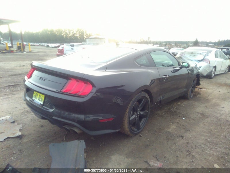 Ford Mustang 2022г.