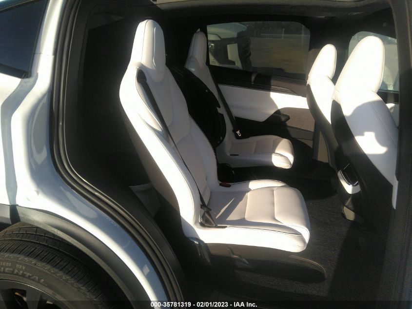 Tesla Model X 2022г.