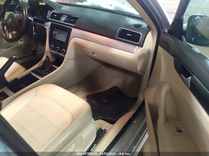 Volkswagen Passat 2012г.