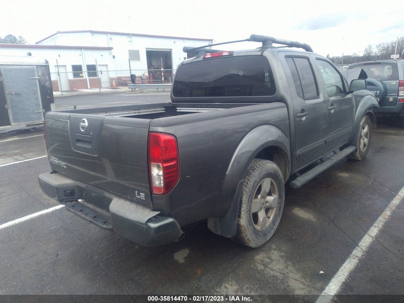 Nissan Frontier 2006г.