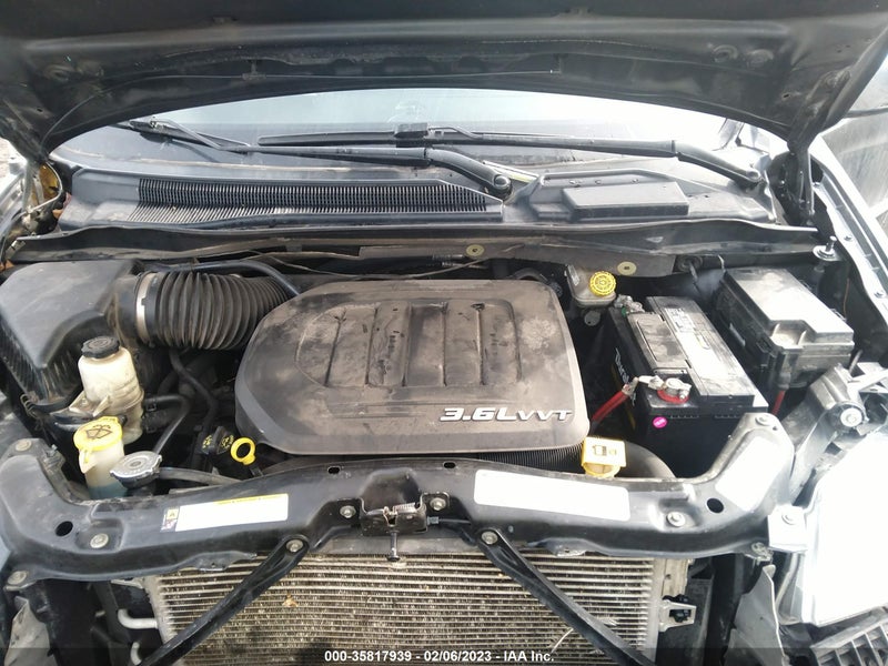 Chrysler Town & Country 2011г.