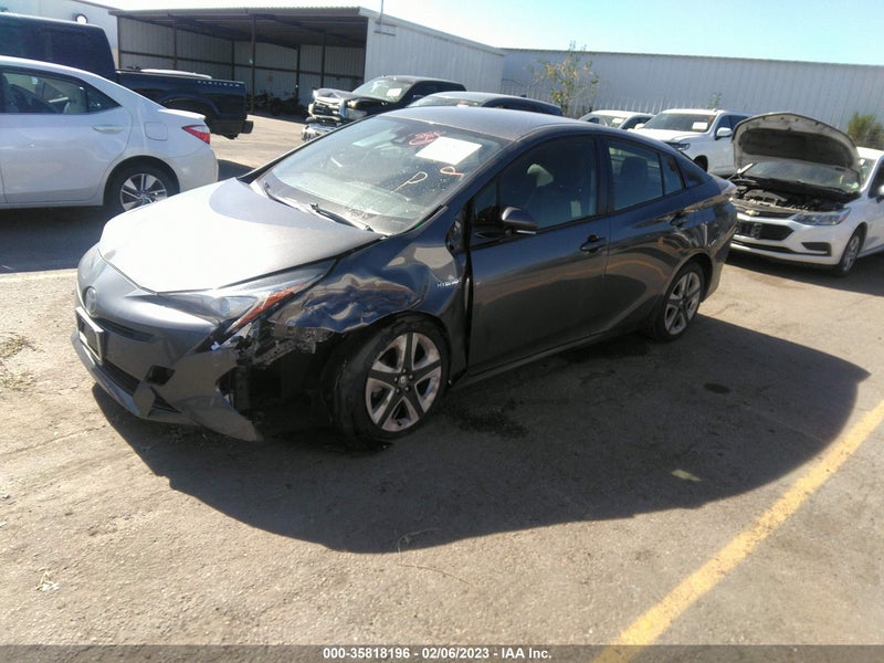 Toyota Prius 2017г.