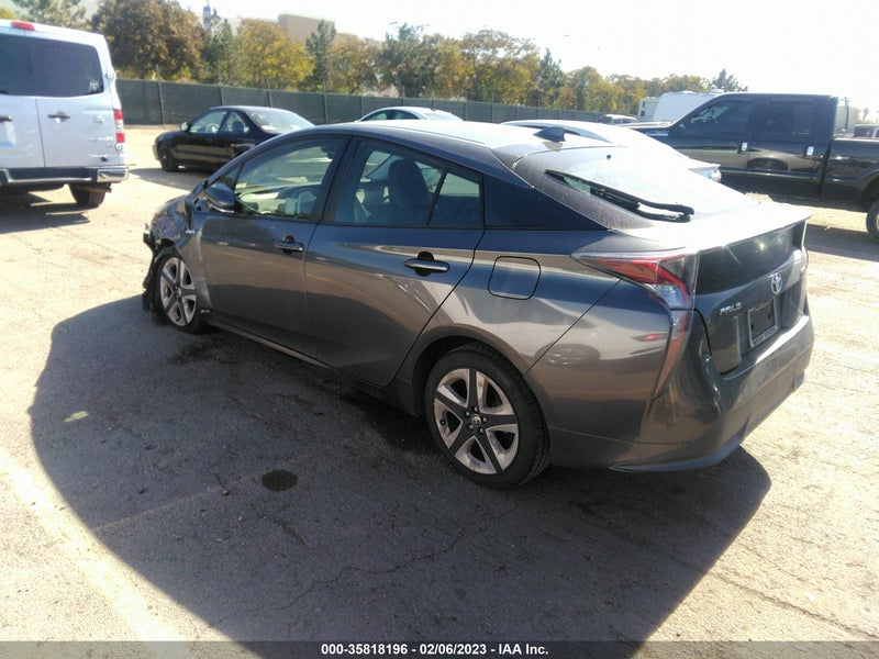 Toyota Prius 2017г.