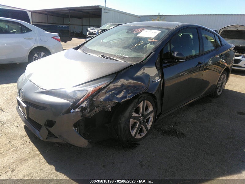 Toyota Prius 2017г.