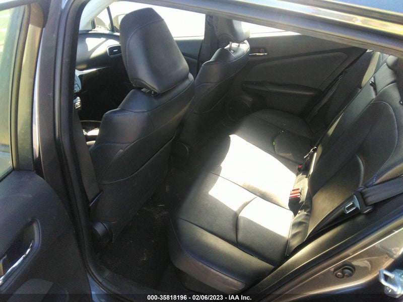 Toyota Prius 2017г.