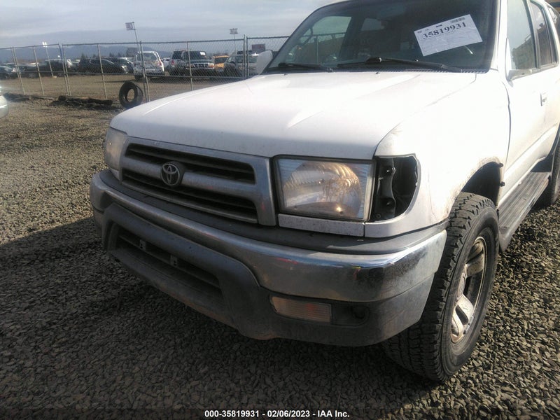 Toyota 4Runner 2000г.
