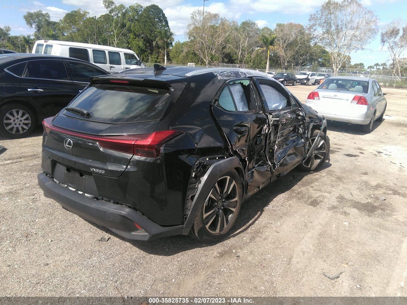 Lexus UX 200 2019г.