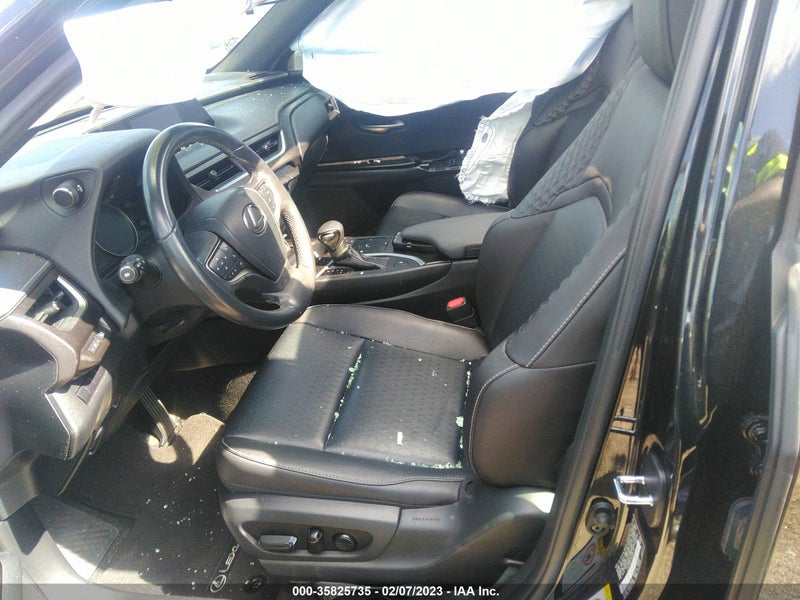 Lexus UX 200 2019г.