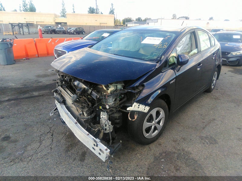 Toyota Prius 2015г.