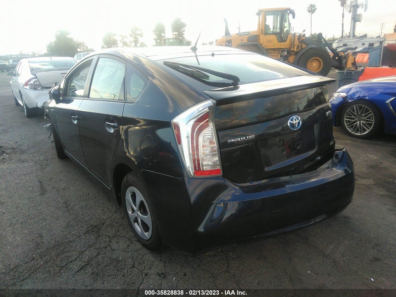 Toyota Prius 2015г.