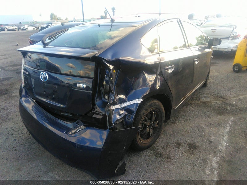 Toyota Prius 2015г.