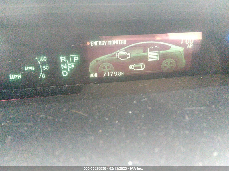 Toyota Prius 2015г.