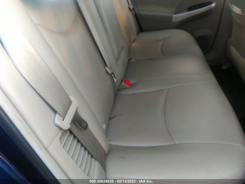 Toyota Prius 2015г.