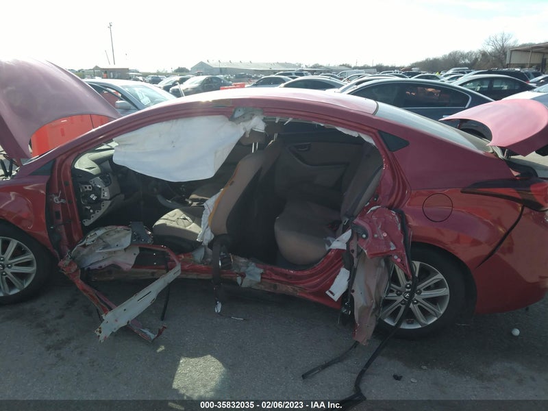 Hyundai Elantra 2015г.