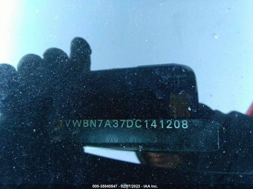 Volkswagen Passat 2013г.