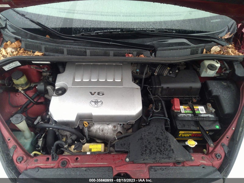 Toyota Sienna 2010г.