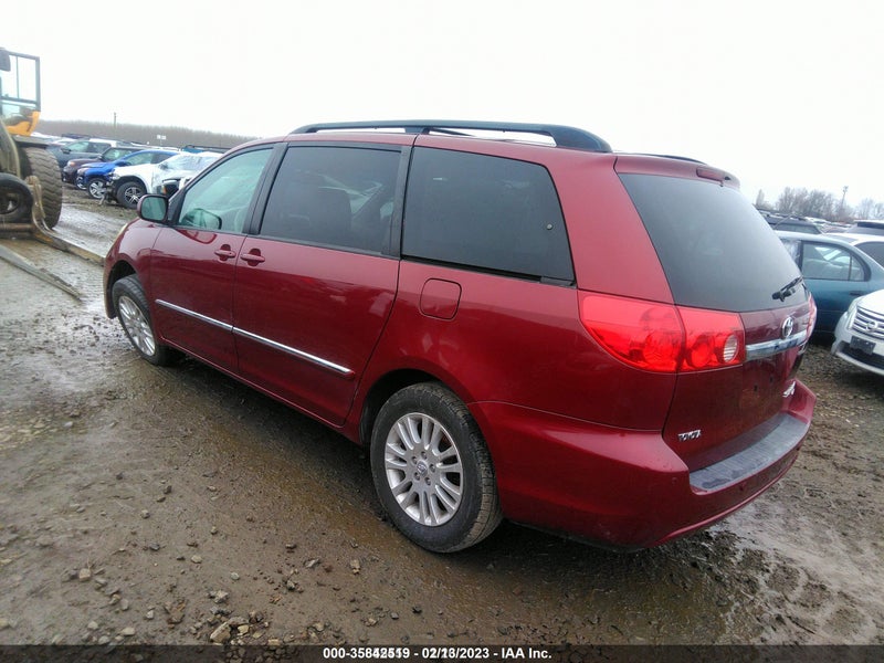 Toyota Sienna 2010г.