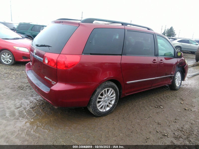 Toyota Sienna 2010г.