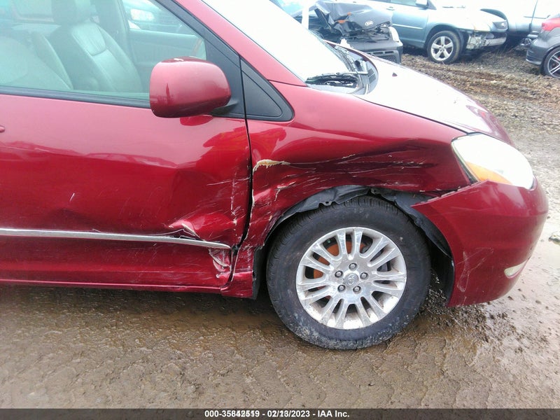 Toyota Sienna 2010г.