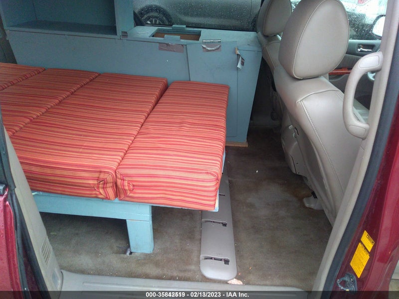 Toyota Sienna 2010г.