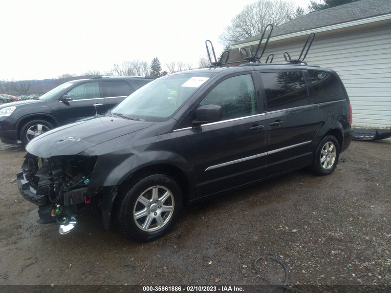 Chrysler Town & Country 2012г.