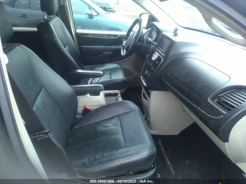 Chrysler Town & Country 2012г.