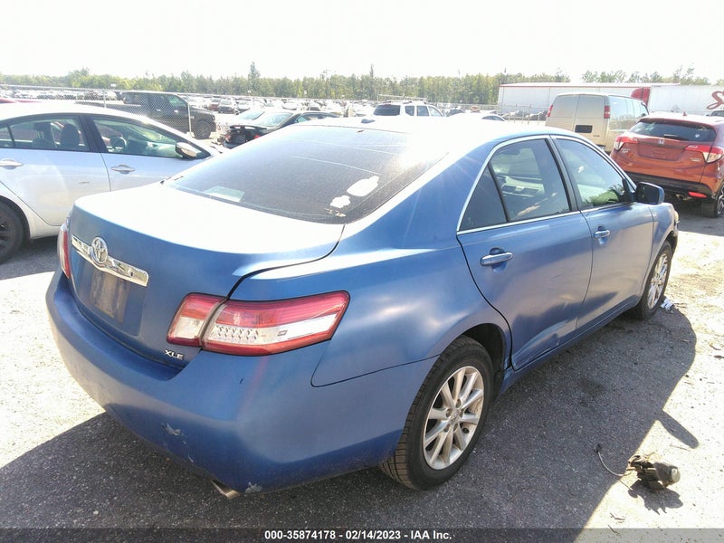 Toyota Camry 2011г.
