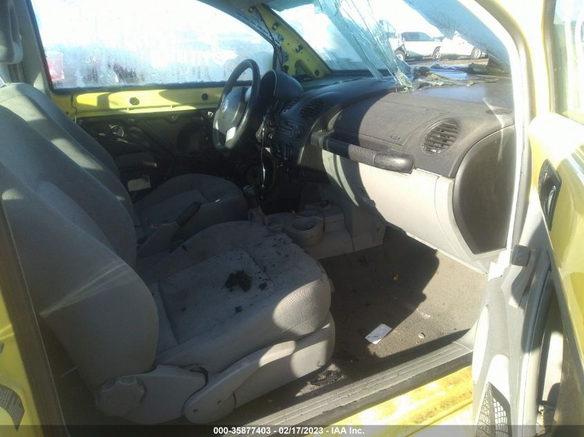 Volkswagen New Beetle 2001г.