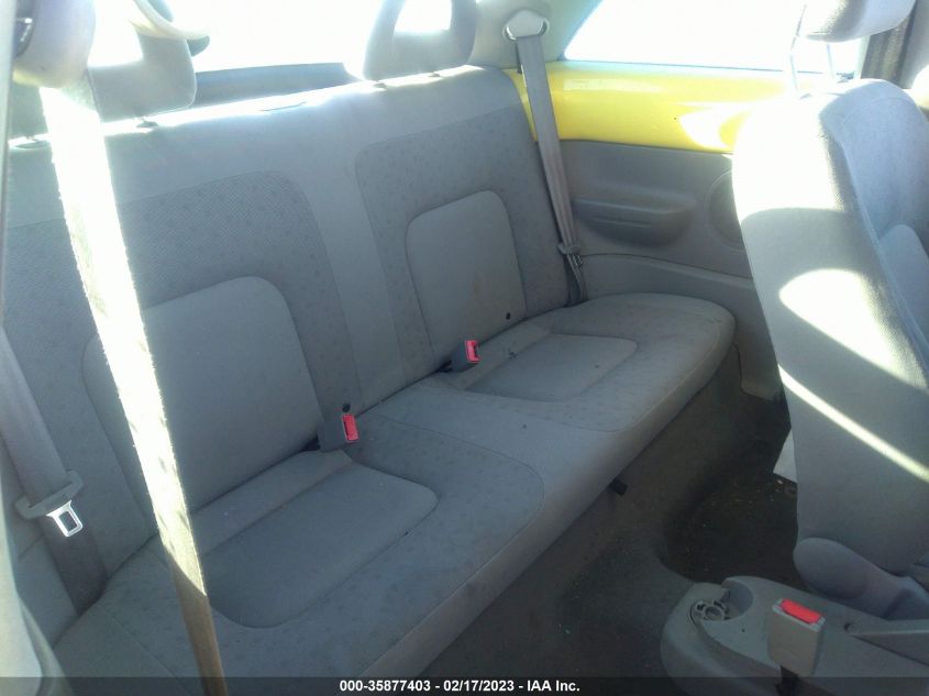 Volkswagen New Beetle 2001г.