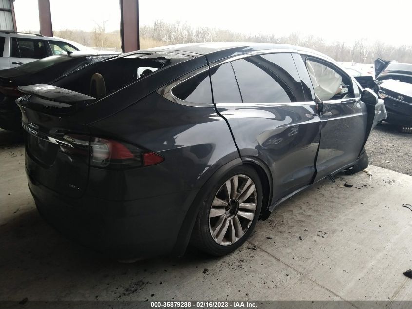 Tesla Model X 2016г.