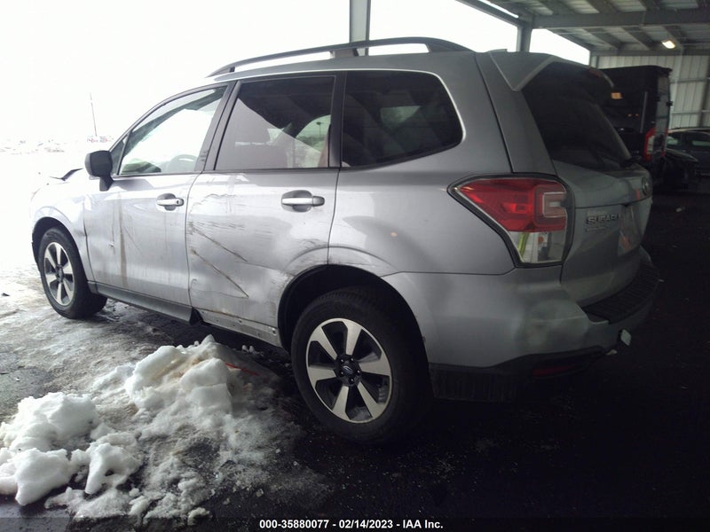 Subaru Forester 2017г.