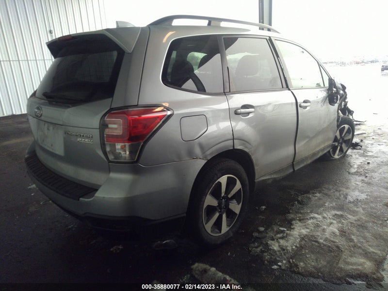 Subaru Forester 2017г.