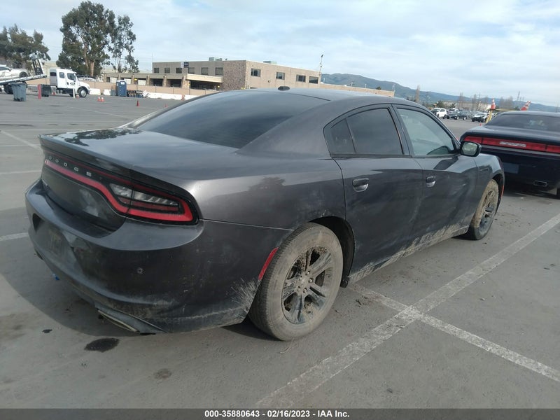 Dodge Charger 2015г.