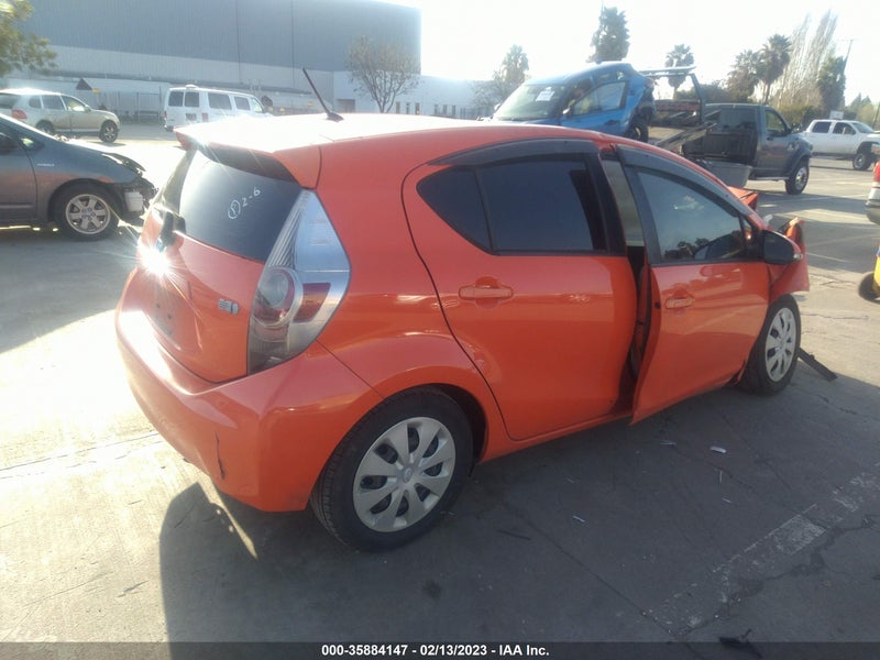 Toyota Prius C 2013г.