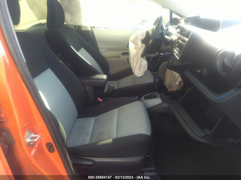 Toyota Prius C 2013г.