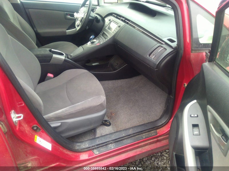 Toyota Prius 2013г.