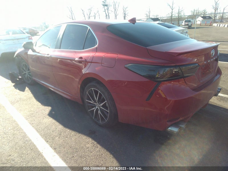 Toyota Camry 2021г.