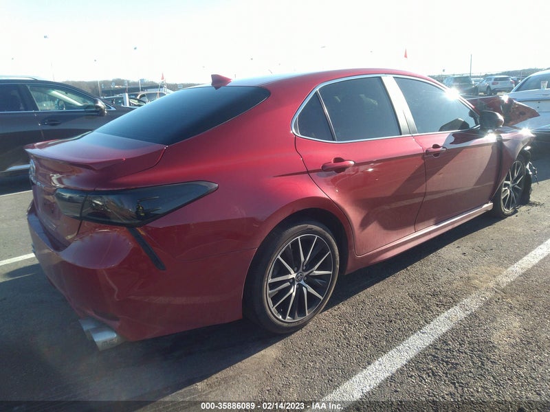 Toyota Camry 2021г.