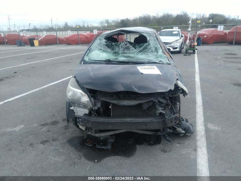 Toyota Yaris 2017г.