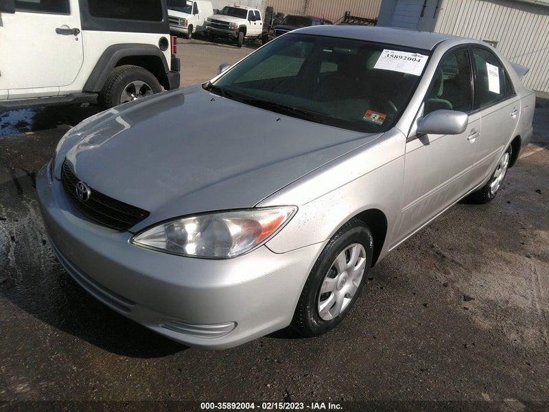 Toyota Camry 2004г.