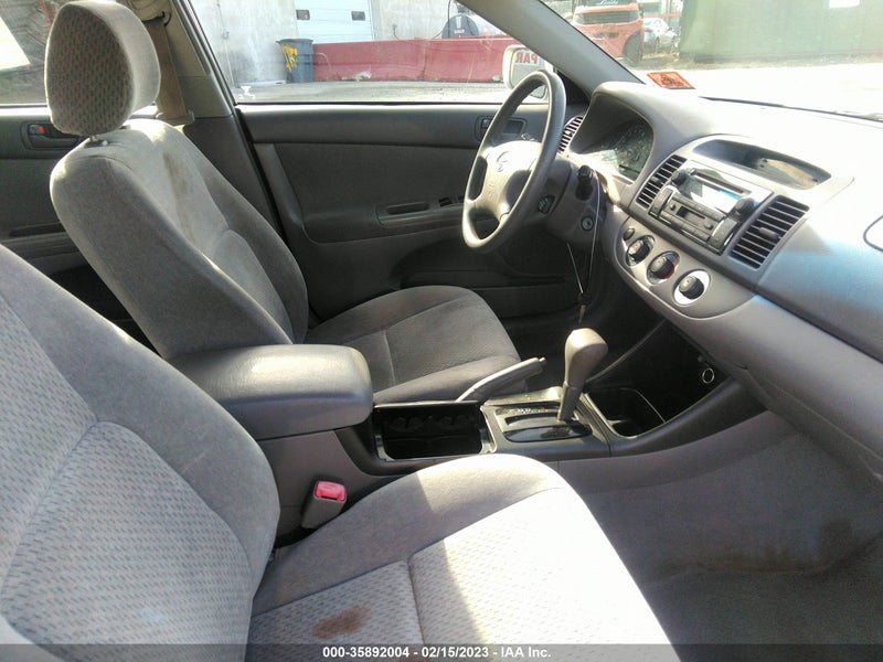 Toyota Camry 2004г.