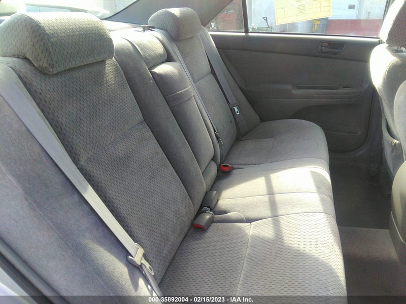 Toyota Camry 2004г.