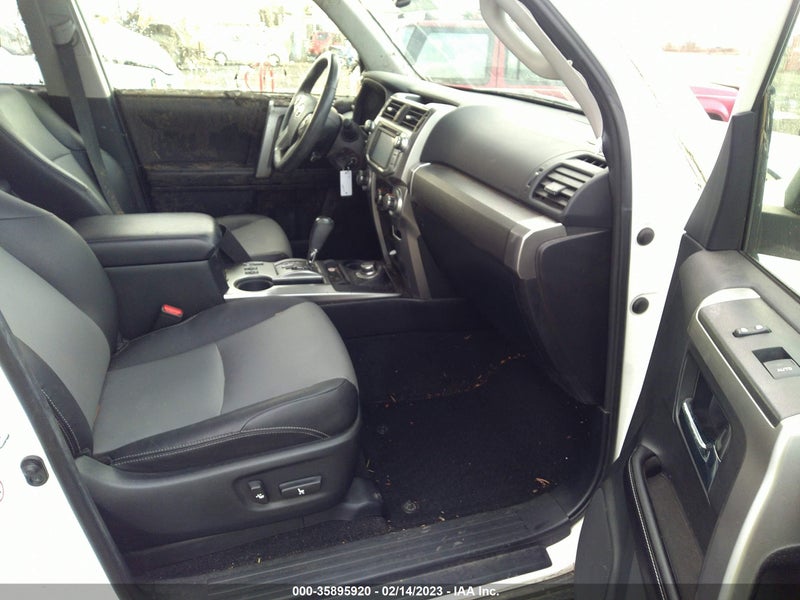 Toyota 4Runner 2016г.