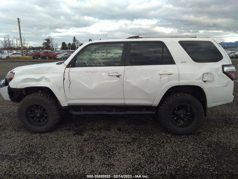 Toyota 4Runner 2016г.