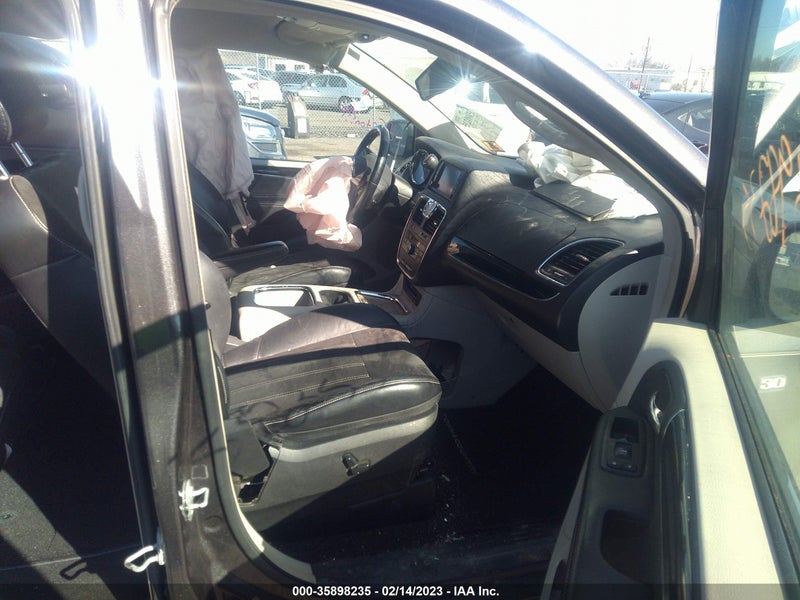 Chrysler Town & Country 2014г.