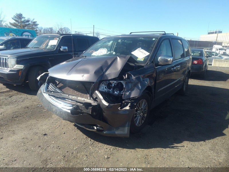 Chrysler Town & Country 2014г.