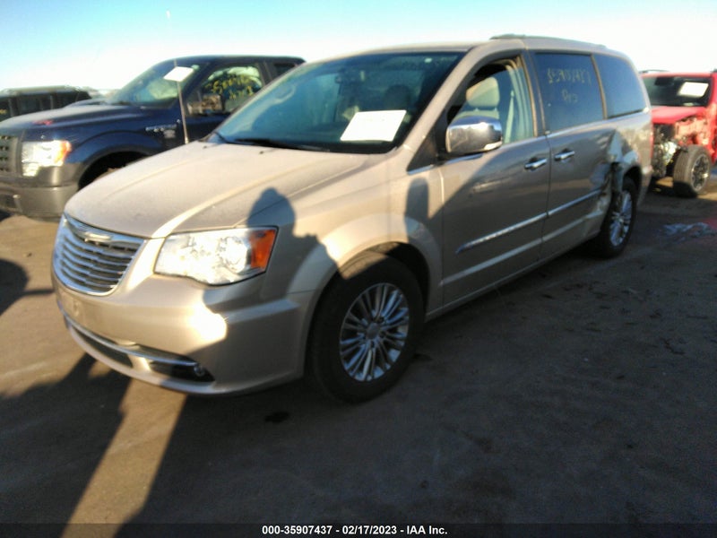 Chrysler Town & Country 2013г.