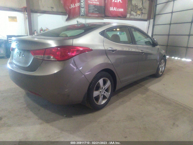 Hyundai Elantra 2013г.