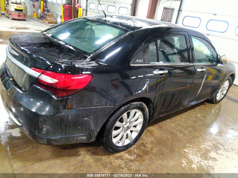 Chrysler 200 2013г.