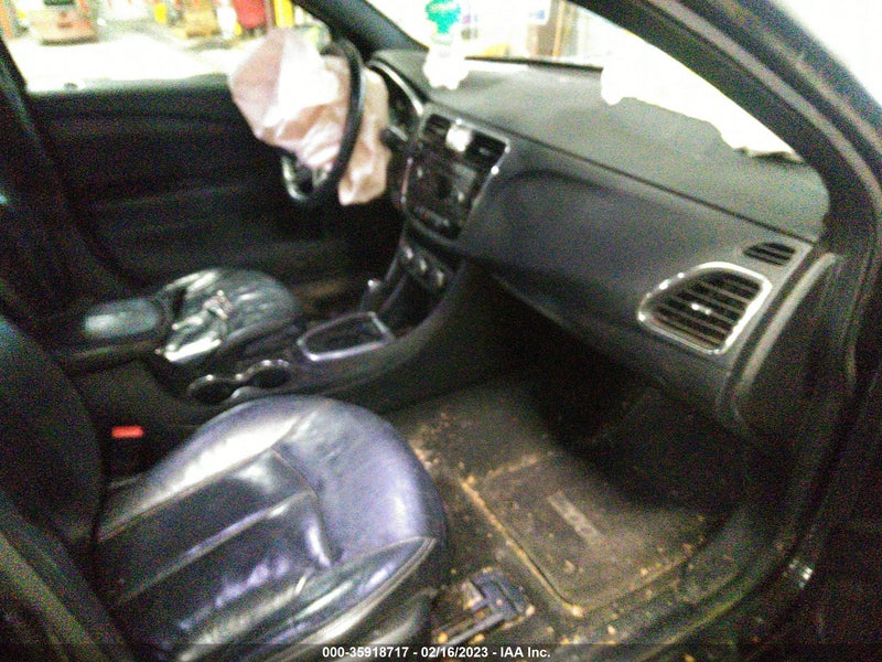 Chrysler 200 2013г.